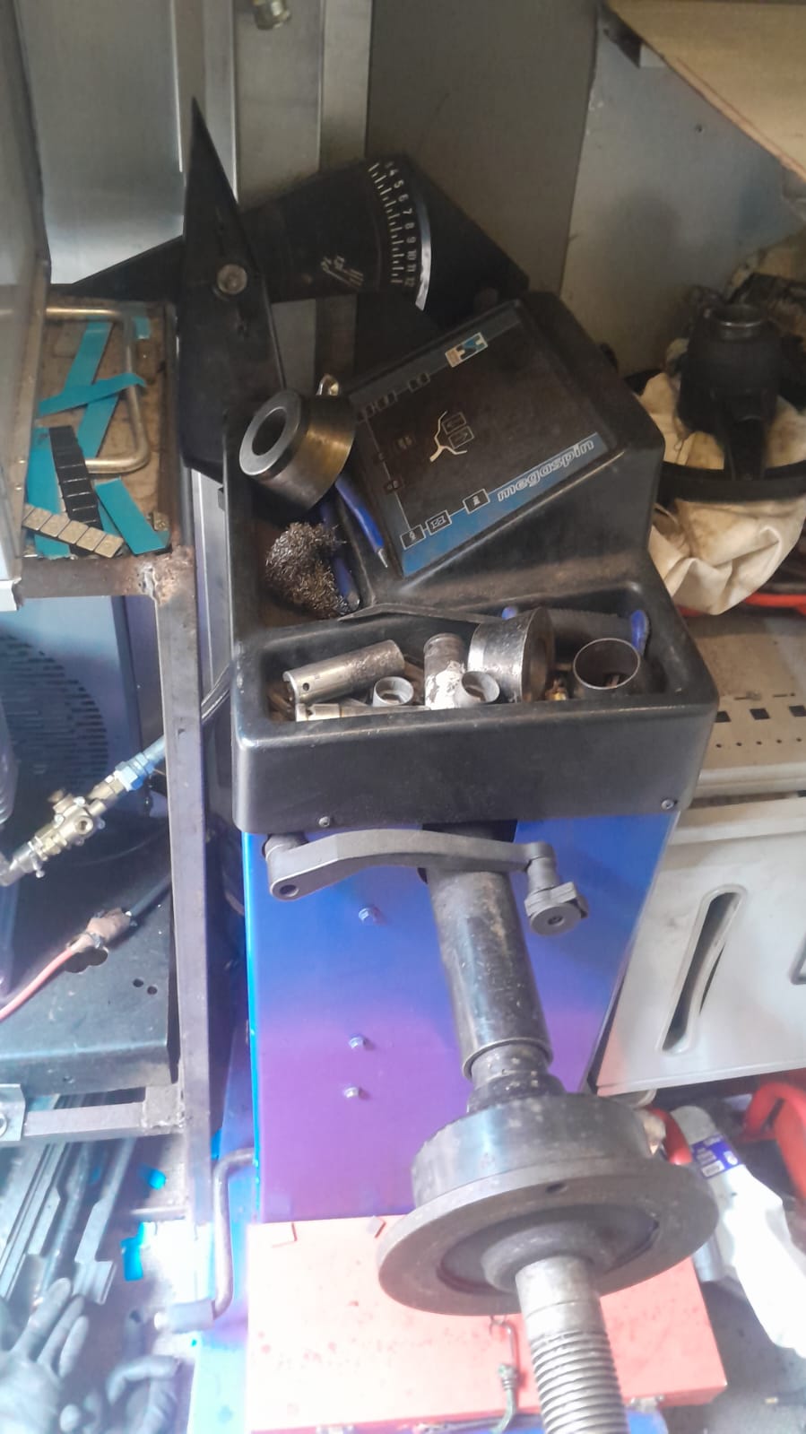 mobile tyre fitters tool kit