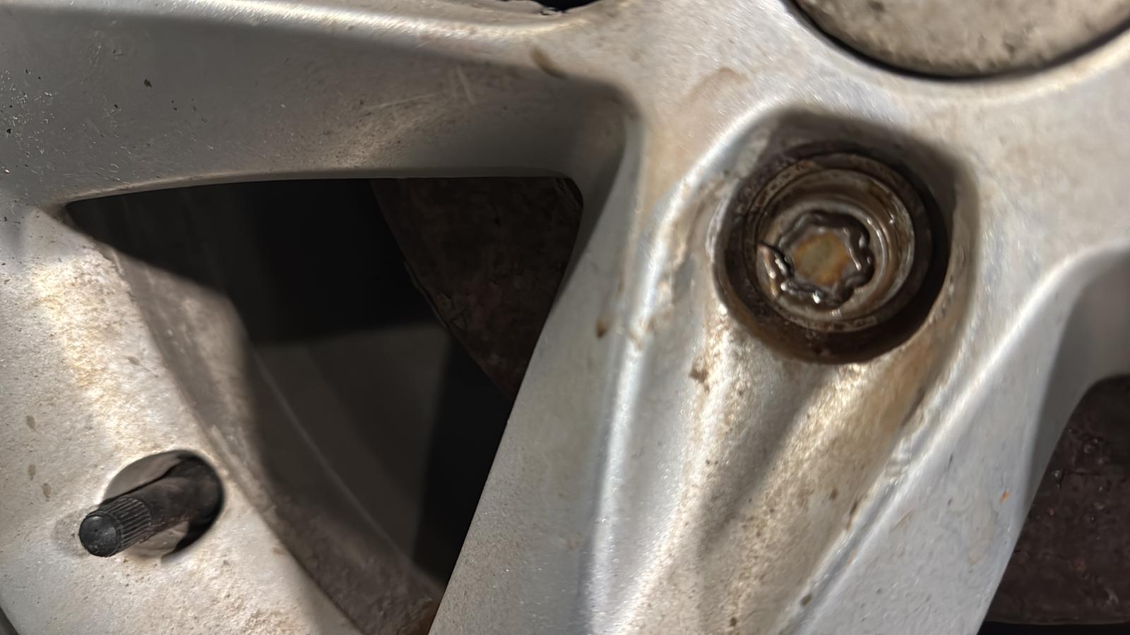 locking wheel nut removal by sfr motors