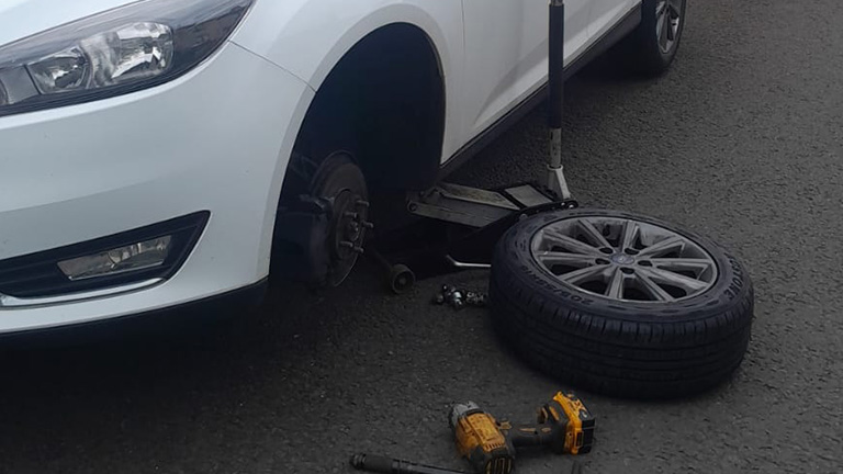 Mobile tyre fitting services